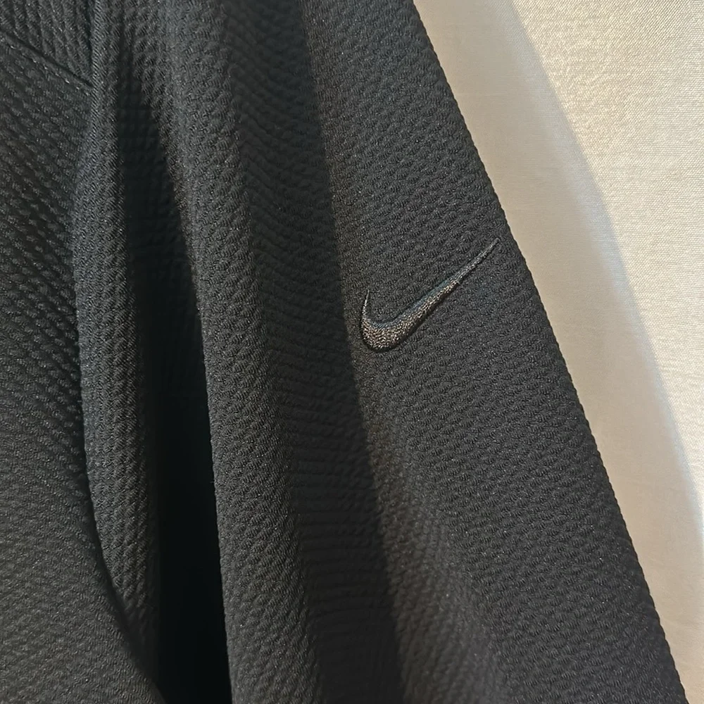 Nike Dri-Fit Black Woman’s XXL UV Long Sleeve Shirt - Picture 3 of 6
